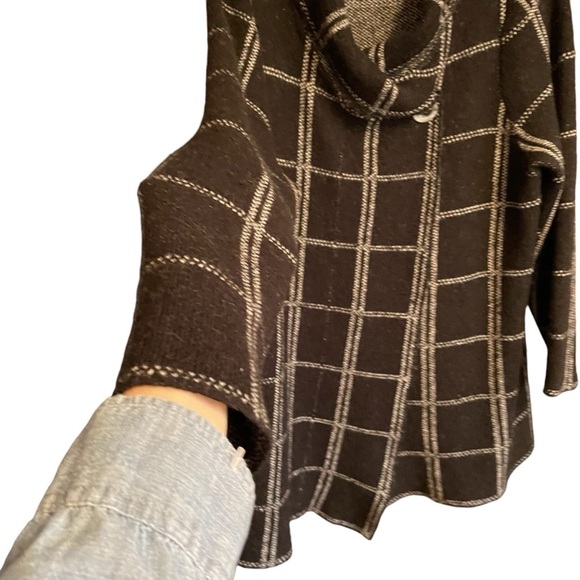 Ellen Tracy Wool Blend Cardigan Sweater Coat Plus Size 2X Black
Windowpane Check - Picture 2 of 10